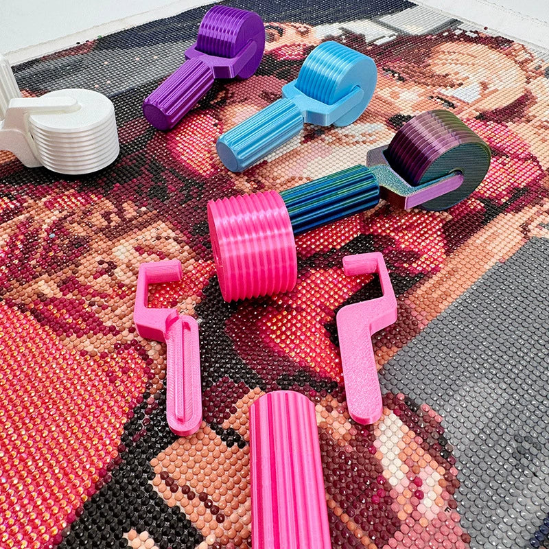 New Diamond Art Roller - Essential DIY Craft Tool Easy Grip Hand Roller for Diamond Painting Compact Efficient Ergonomic Design